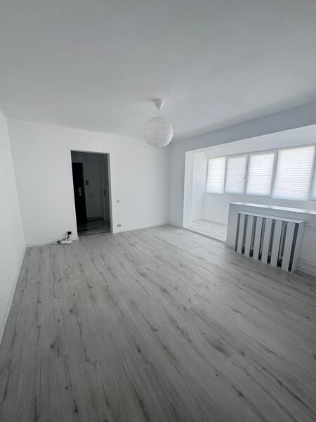 Titan Costin Georgian apartament 3 camere complet renovat